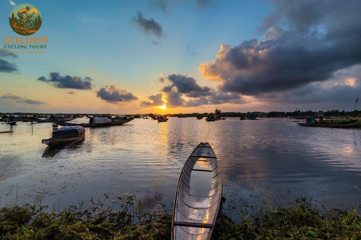Tam Giang Lagoon Biking Tour: Dong Ba Market, Bamboo Craft & Fishing